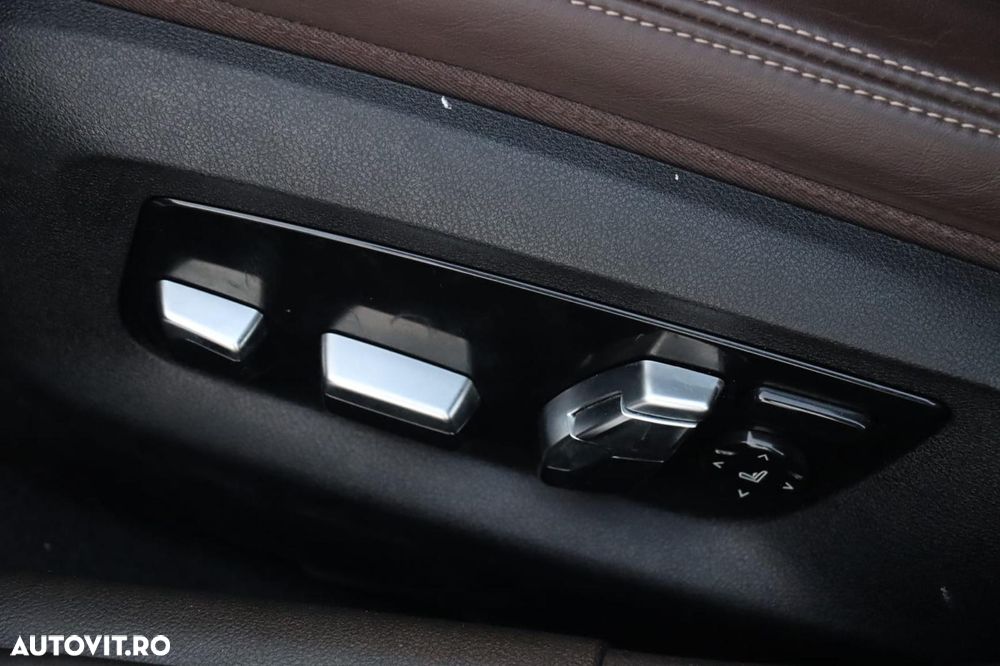 BMW Seria 5 540i xDrive Aut. Luxury Line - 35