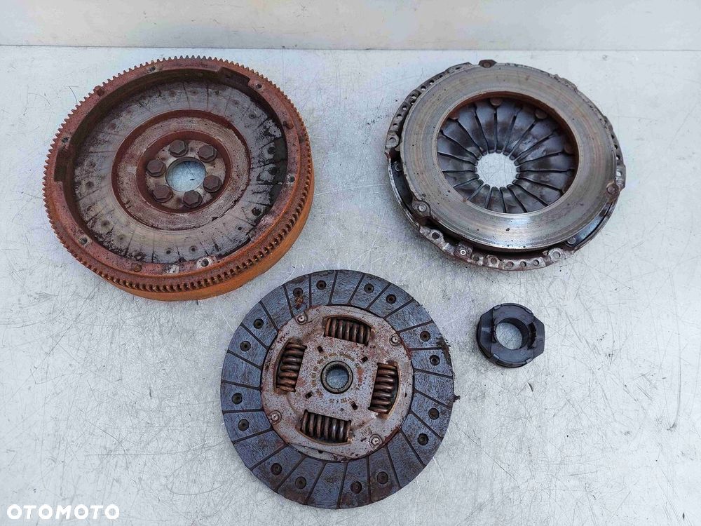 Kompletne Sprzęgło Jetta VI 5C Golf VI Touran 1,4 TSI 3082002152