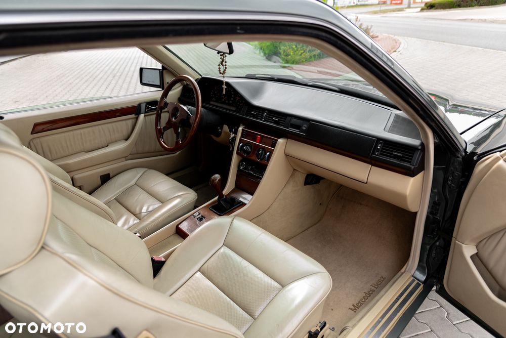 Mercedes-Benz W124 (1984-1993) - 27