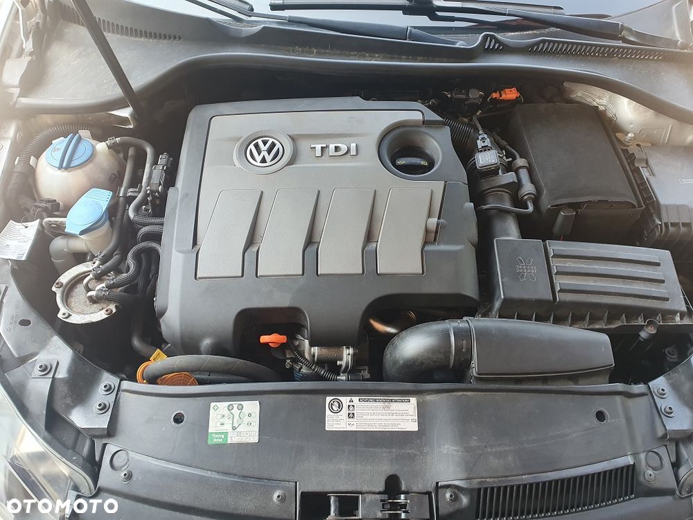 Volkswagen Golf 1.6 TDI DPF MATCH - 21