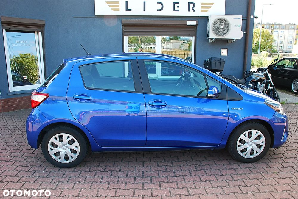 Toyota Yaris Hybrid 100 Life - 19