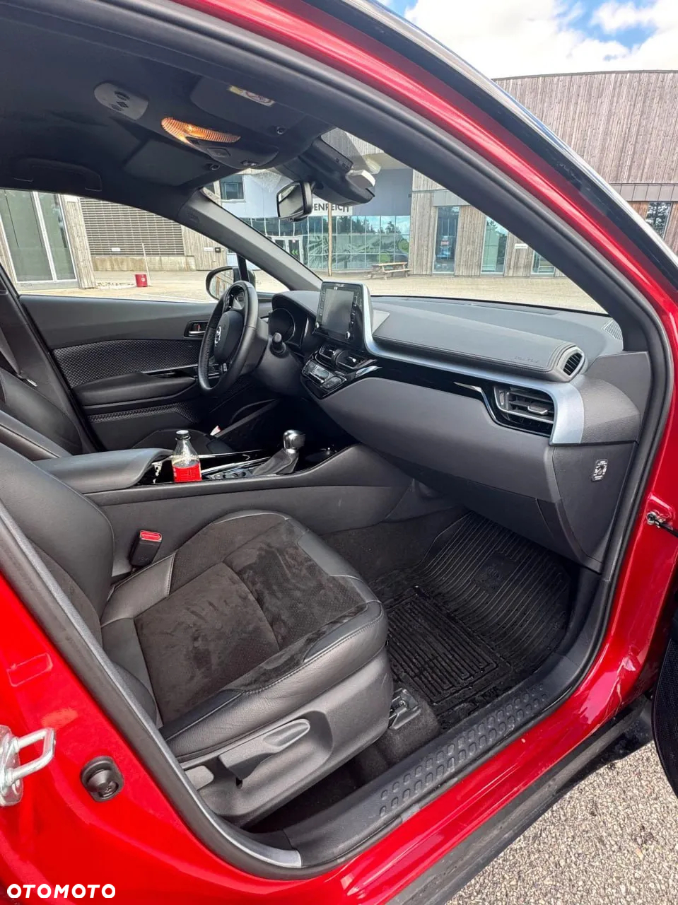Toyota C-HR Hybrid Lounge - 27