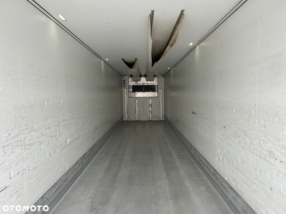 Schmitz Cargobull CARRIER VECTOR 1550 / WINDA z UDT / GRUBA ŚCIANA 7 CM / 4 ZAMKNIĘCIA / OŚ PODNOSZONA / BARDZO ŁADNE OPONY / AGREGAT TYLKO 2952 MOTOGODZIN !! - 37