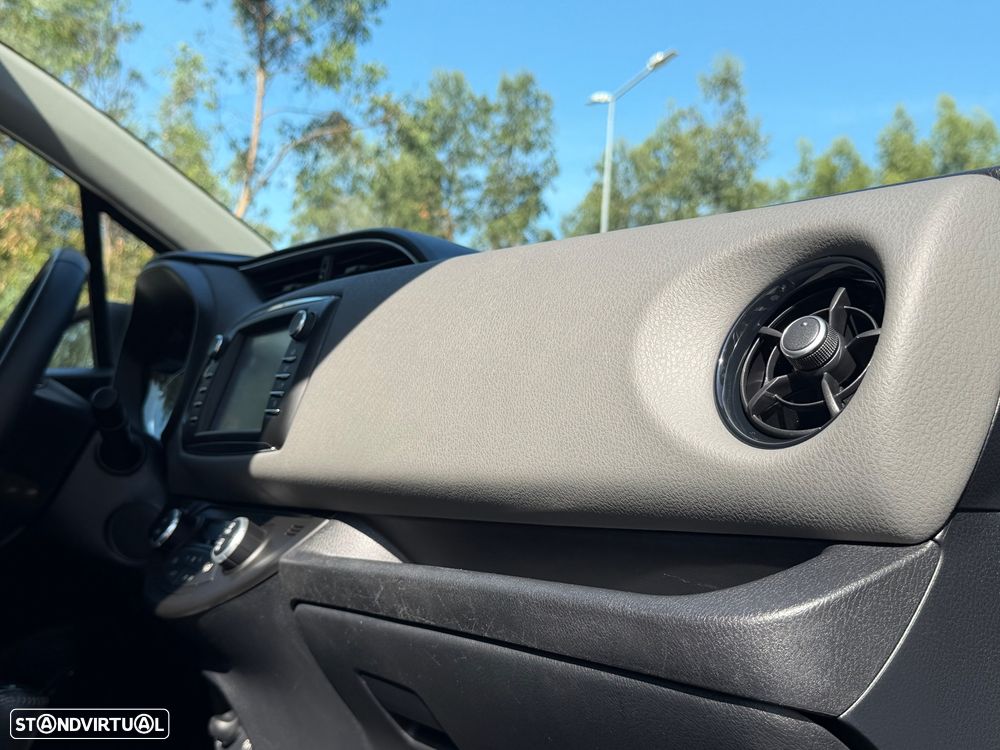 Toyota Yaris 1.5 HSD Comfort+P.Style - 38