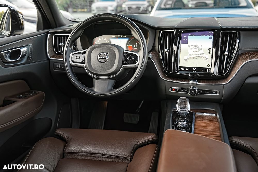 Volvo XC 60 Recharge T6 Twin Engine eAWD Inscription Expression - 5