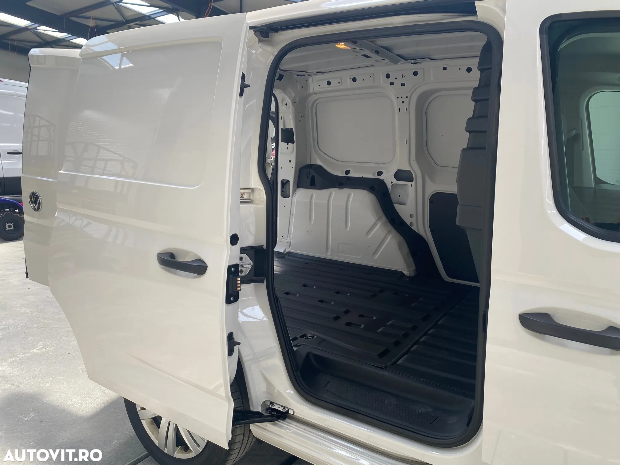 Volkswagen Caddy - 3