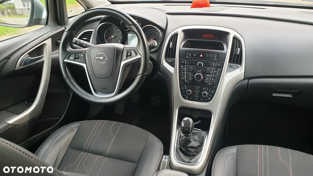 Opel Astra 1.4 Turbo - 2