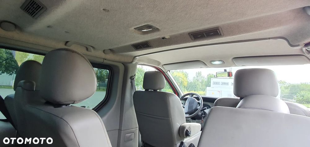 Renault Trafic Passenger Expression - 12