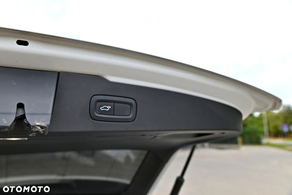 Volvo V60 T8 AWD Recharge Geartronic RDesign - 12