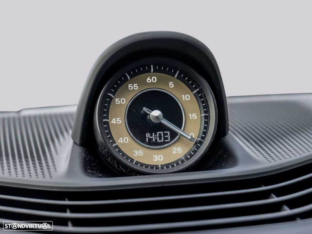 Porsche Taycan Cross Turismo - 17