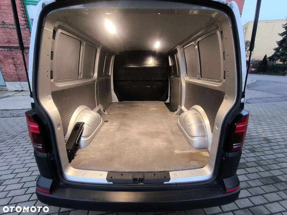 Volkswagen Transporter - 18