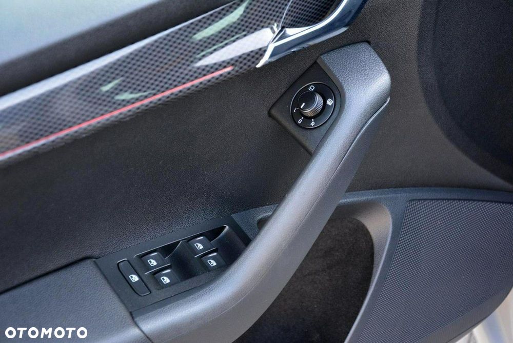 Skoda Octavia 2.0 TSI RS 230 DSG - 33