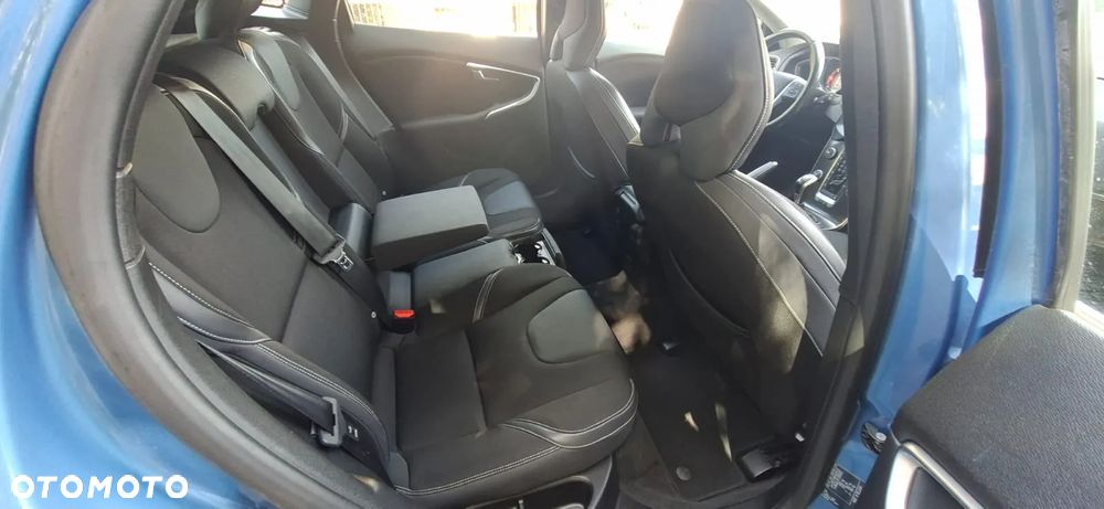 Volvo V40 D2 Momentum - 26