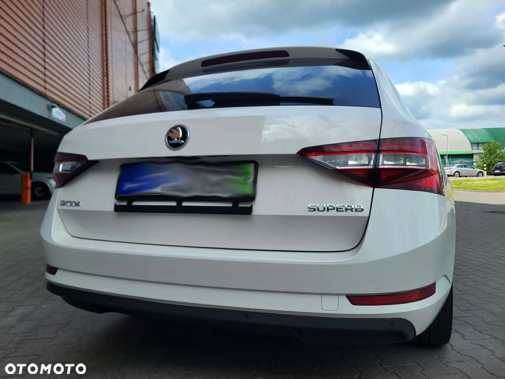 Skoda Superb 2.0 TDI DSG Premium Edition - 21