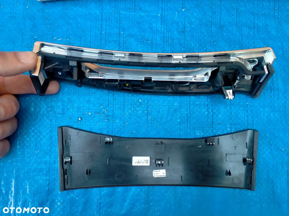 Mercedes W222 Lift Long Dekor Dekory Listwy Konsoli Drzwi Podświetlane 2018r - 9