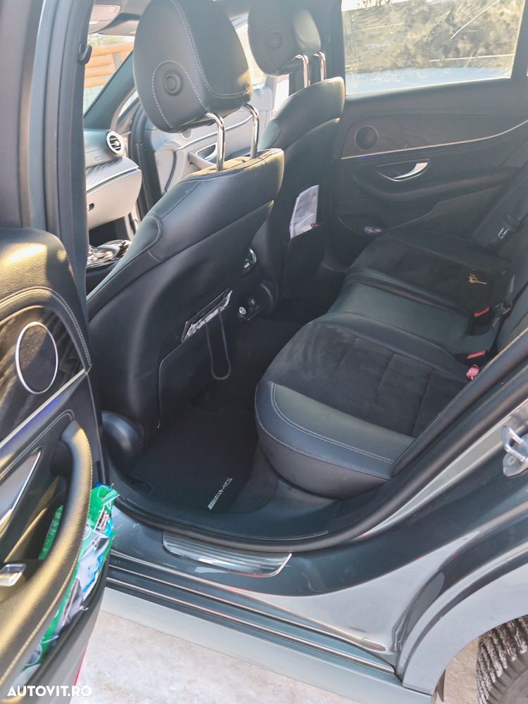 Mercedes-Benz E 220 d 4MATIC 9G-TRONIC - 9