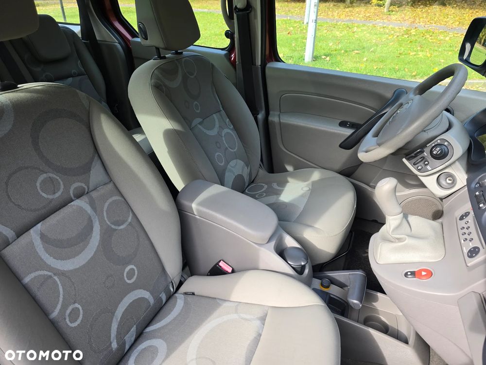 Renault Kangoo 1.6 8V Helios - 30