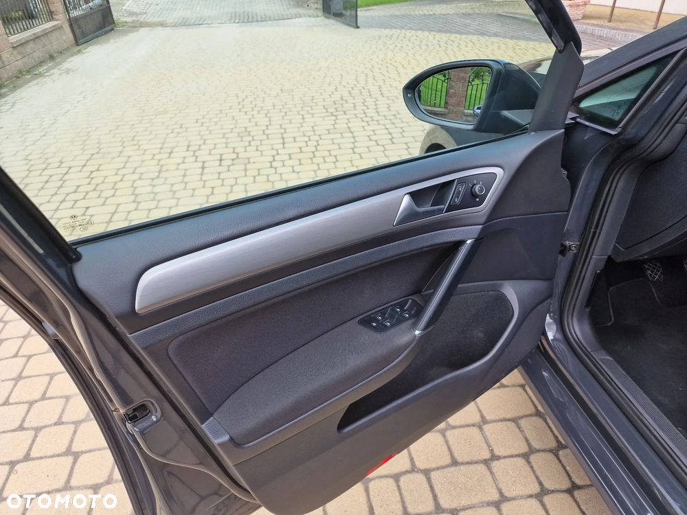 Volkswagen Golf - 12