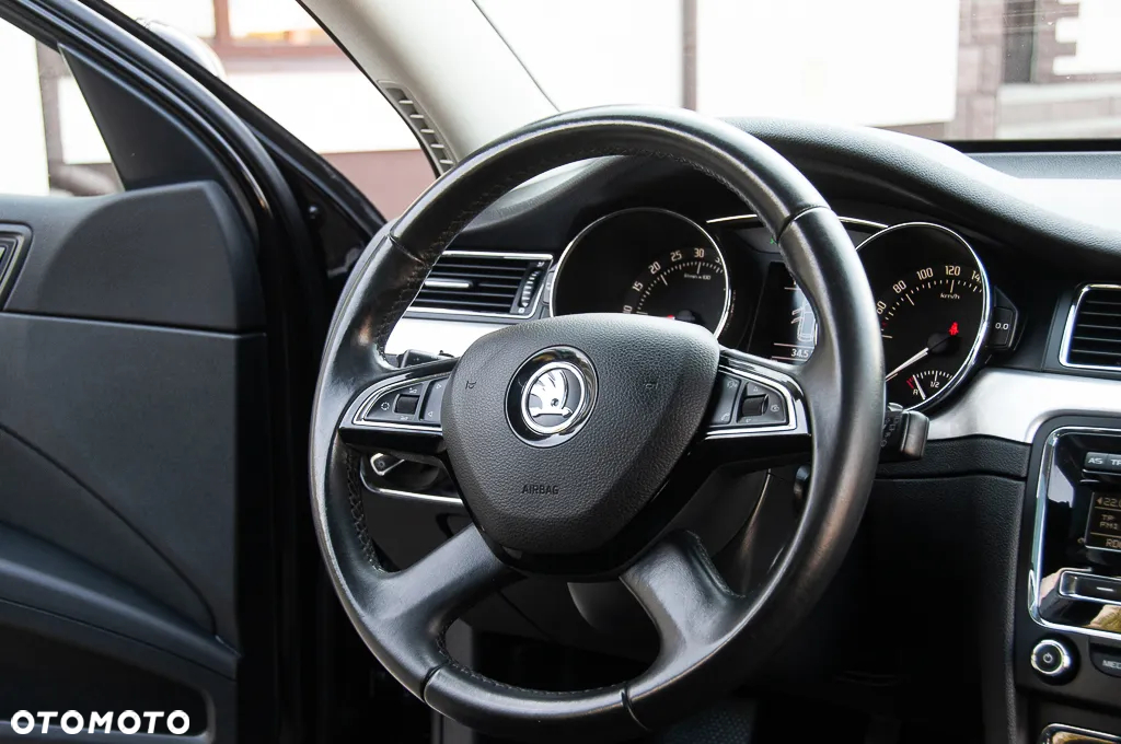 Skoda Superb 2.0 TDI Exclusive - 29