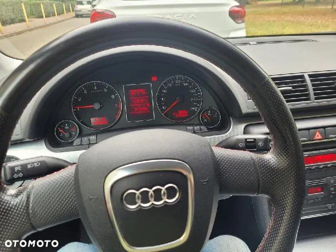Audi A4 2.0 - 6