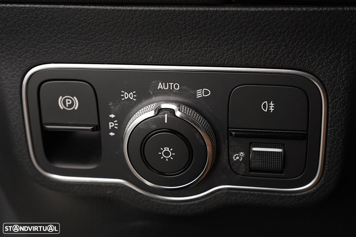 Mercedes-Benz B 180 d AMG Line - 19