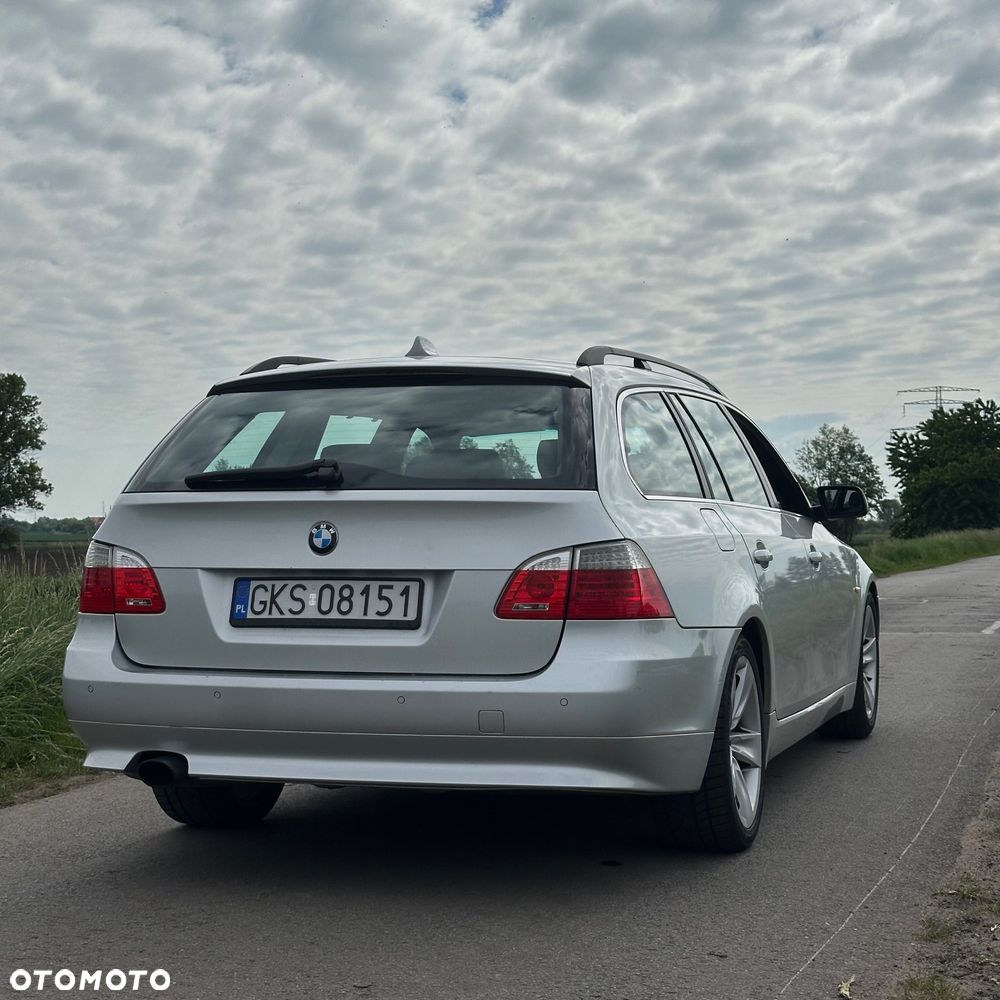 BMW Seria 5 520i - 31