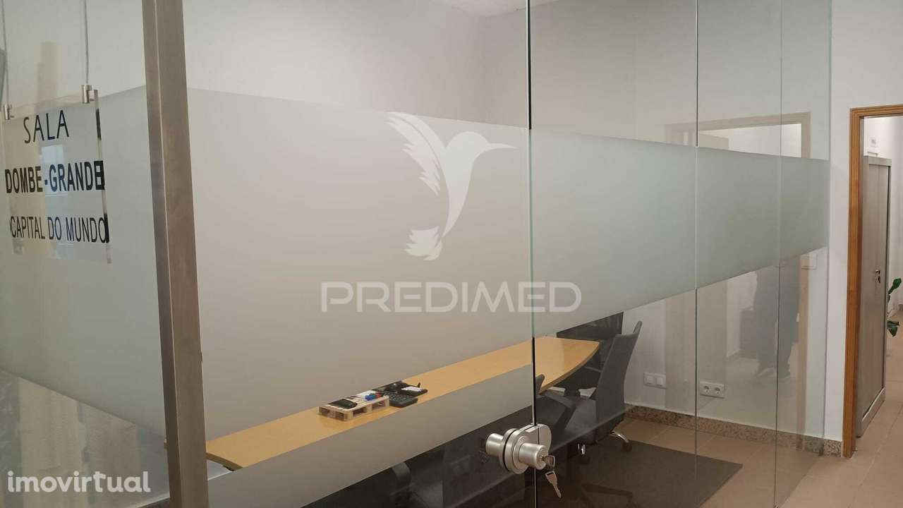 Arrendar Armazém e escritorio 1700m2 excelentes condições, Sintra - Grande imagem: 2/25