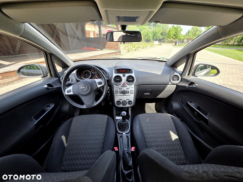 Opel Corsa 1.4 16V Active - 9