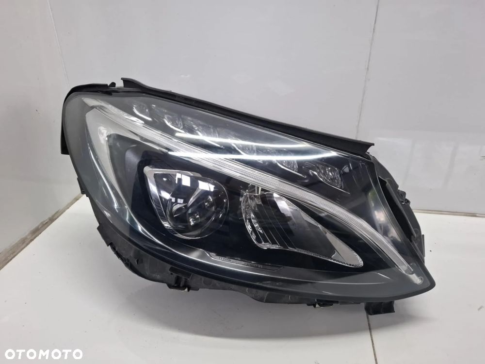 LAMPA PRAWA PRZEDNIA PRZÓD MERCEDES W205 FULL LED HIGH PERFORMANCE ŁADNA