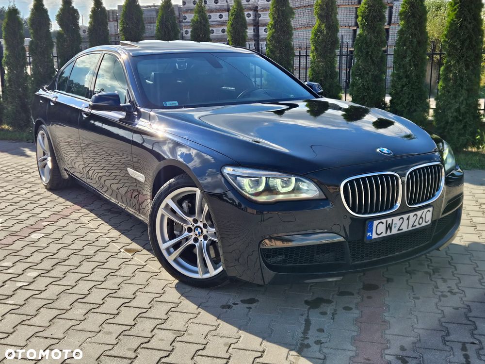 BMW Seria 7 750i xDrive Edition Exclusive - 34