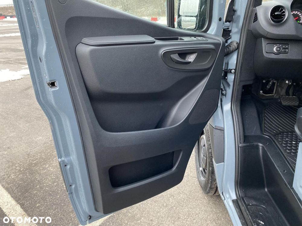 Mercedes-Benz Sprinter - 9