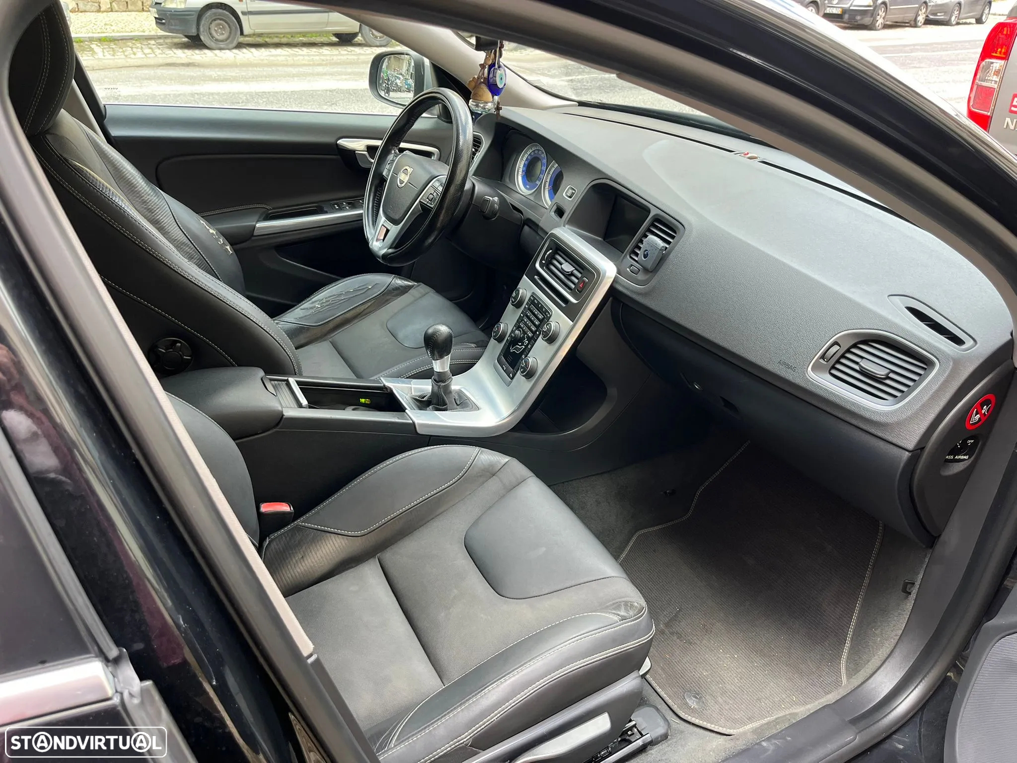 Volvo S60 2.0 D4 R-Design - 8
