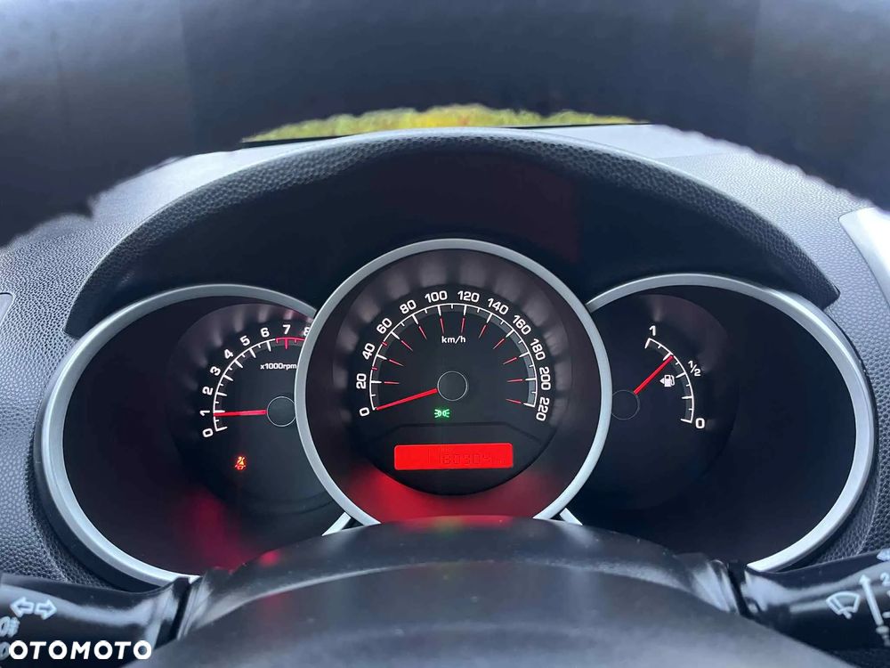 Kia Venga 1.4 Business Line - 11