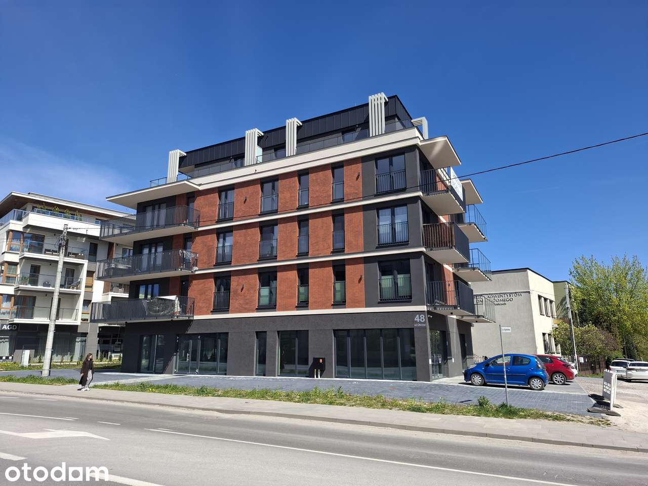 Okrzei 4-pokojowe mieszkanie z balkonem i garażem w centrum