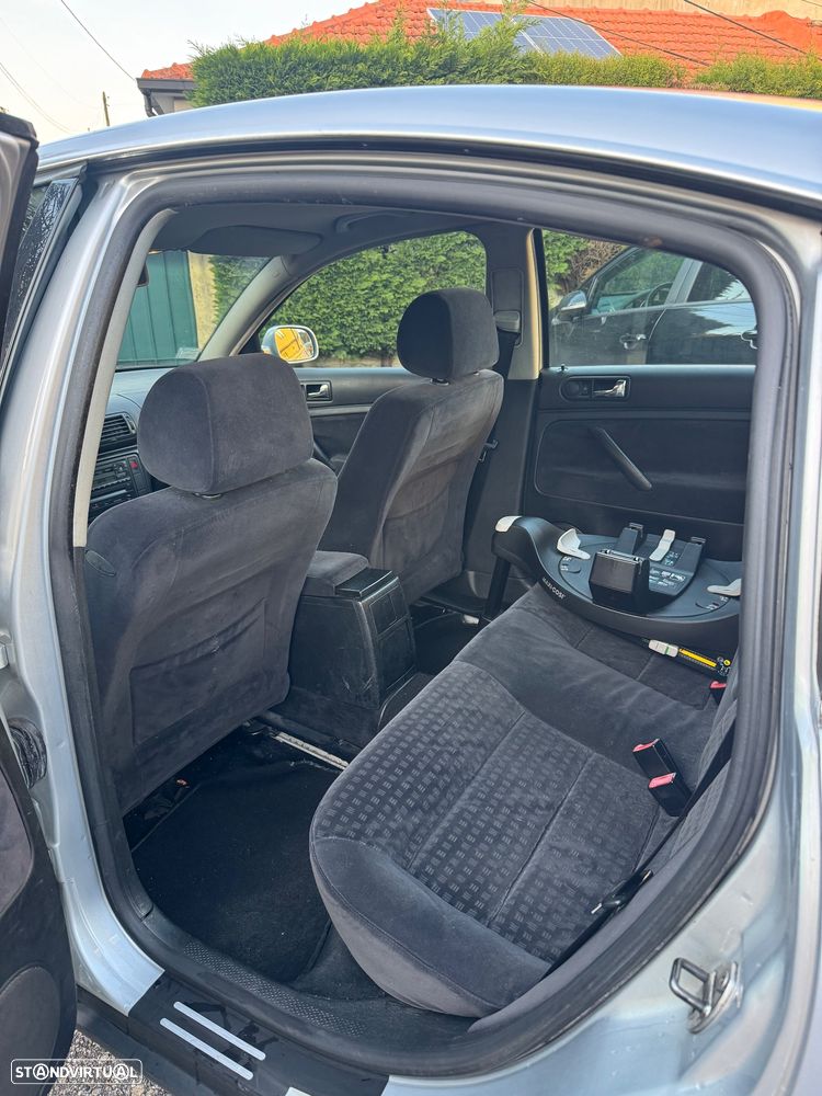 VW Passat 1.9 TDi Trendline - 8