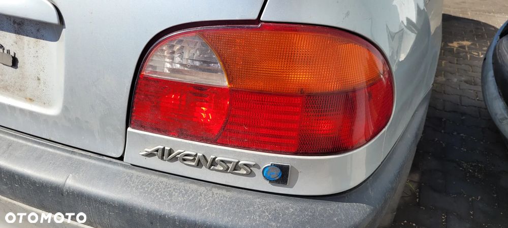 Toyota Avensis na części - 11