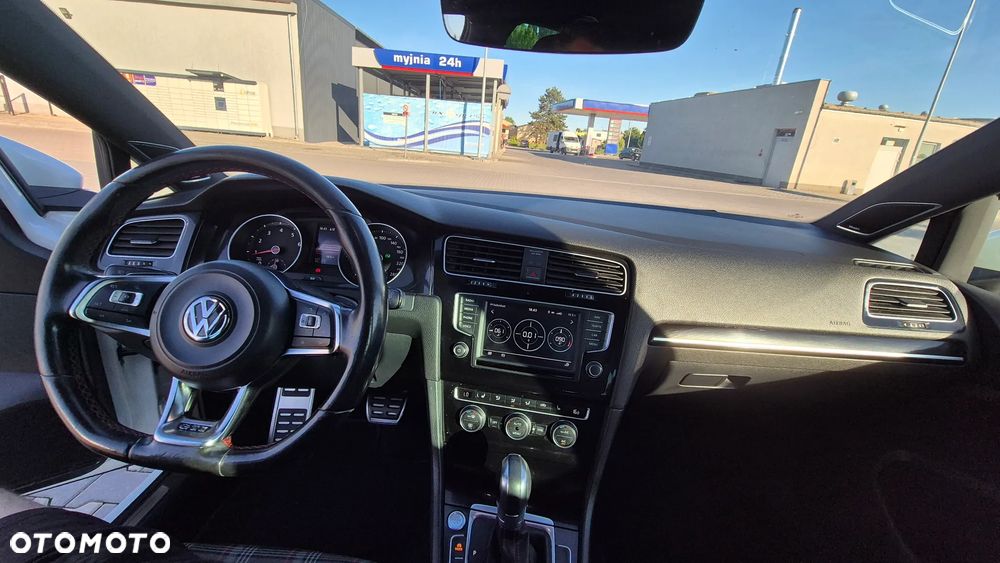 Volkswagen Golf - 13
