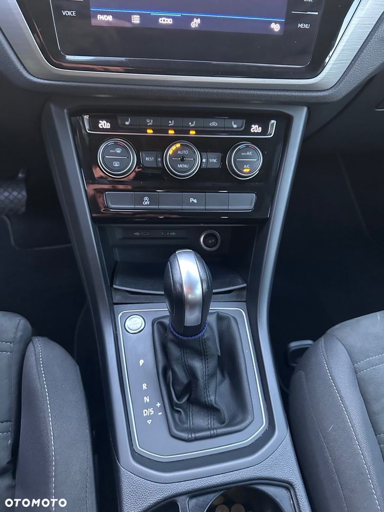 Volkswagen Touran 2.0 TDI BMT Highline DSG - 23