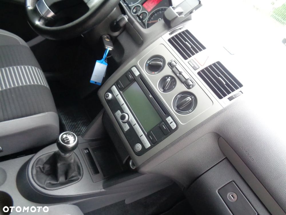 Volkswagen Touran 1.9 TDI DPF United - 16