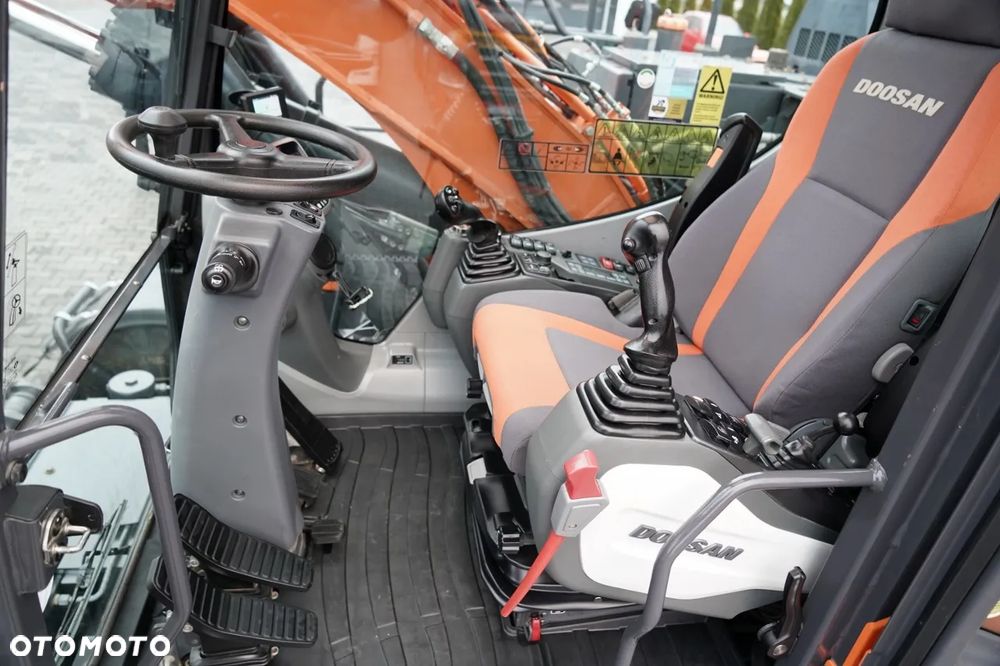 Doosan DX 140W / KOPARKA KOŁOWA / JOYSTICK /  POWERTILT OBROTNICA / 2019 ROK / - 23