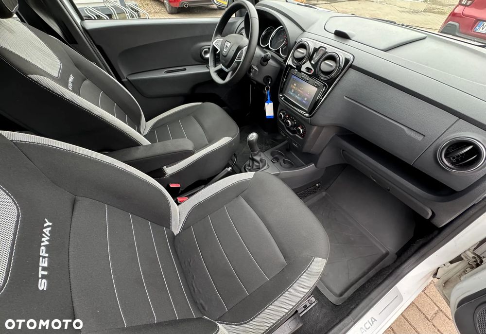 Dacia Lodgy TCe 115 Stepway - 19