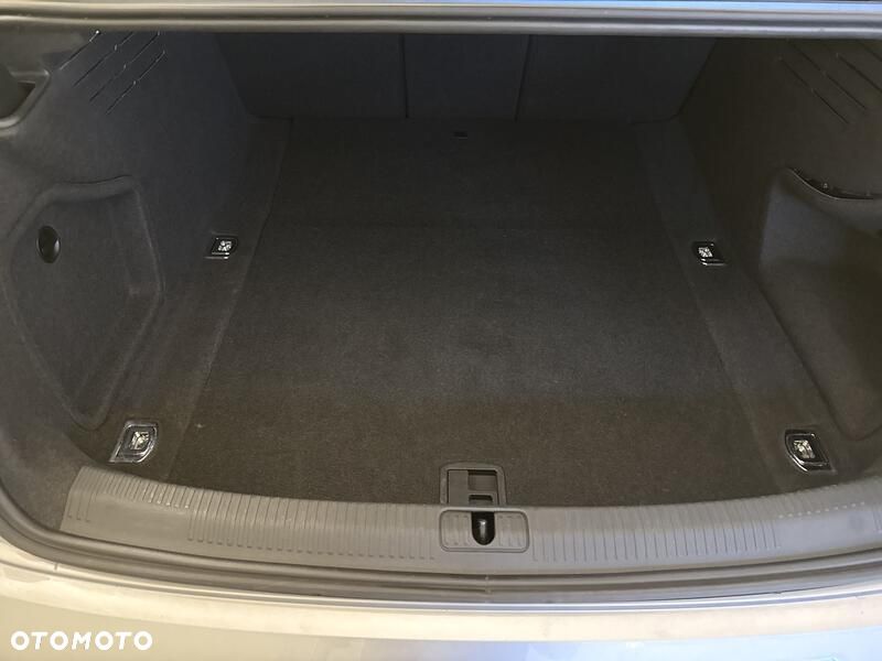 Audi A4 Limousine - 22