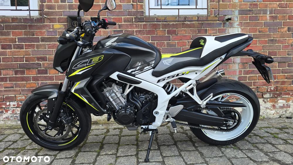 Honda CB - 1