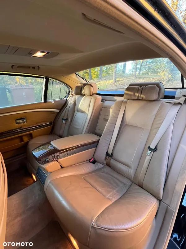 BMW Seria 7 740i L - 13