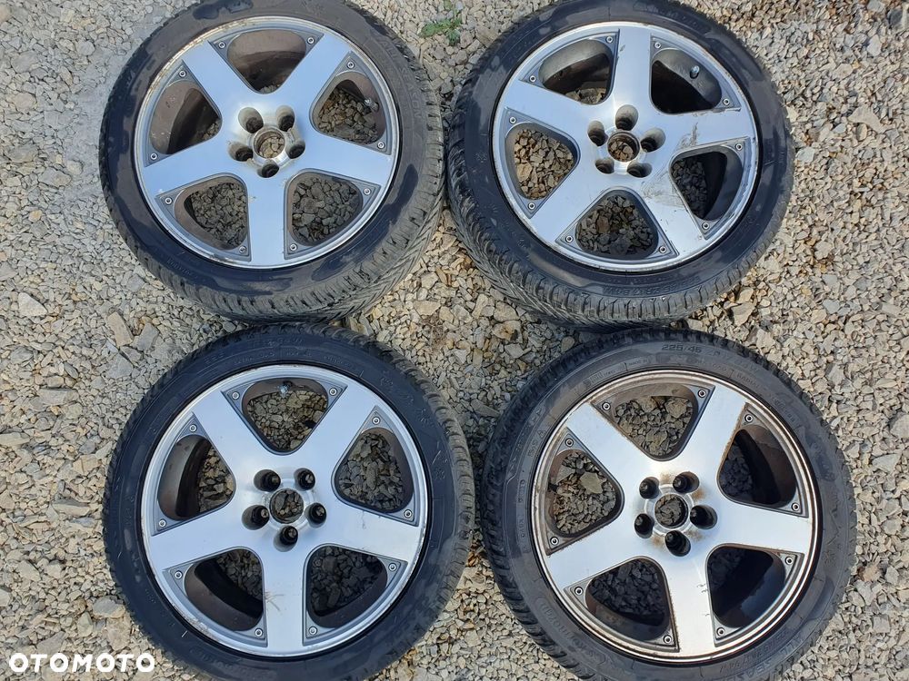 VOLKSWAGEN R17 UNIKATOWE ORYGINALNE FELGI ALUMINIOWE 17" 7J ET38 5X100 ALUFELGI 1J0601025S + OPONY CAŁOROCZNE CAŁOSEZONOWE PRAWIE JAK NOWE 4x KORMORAN ALL SEASON 225/45/R17 pow. 7mm 2022r KOMPLET KÓŁ 4 SZTUKI SANTA MONICA GOLF IV GTI - 1