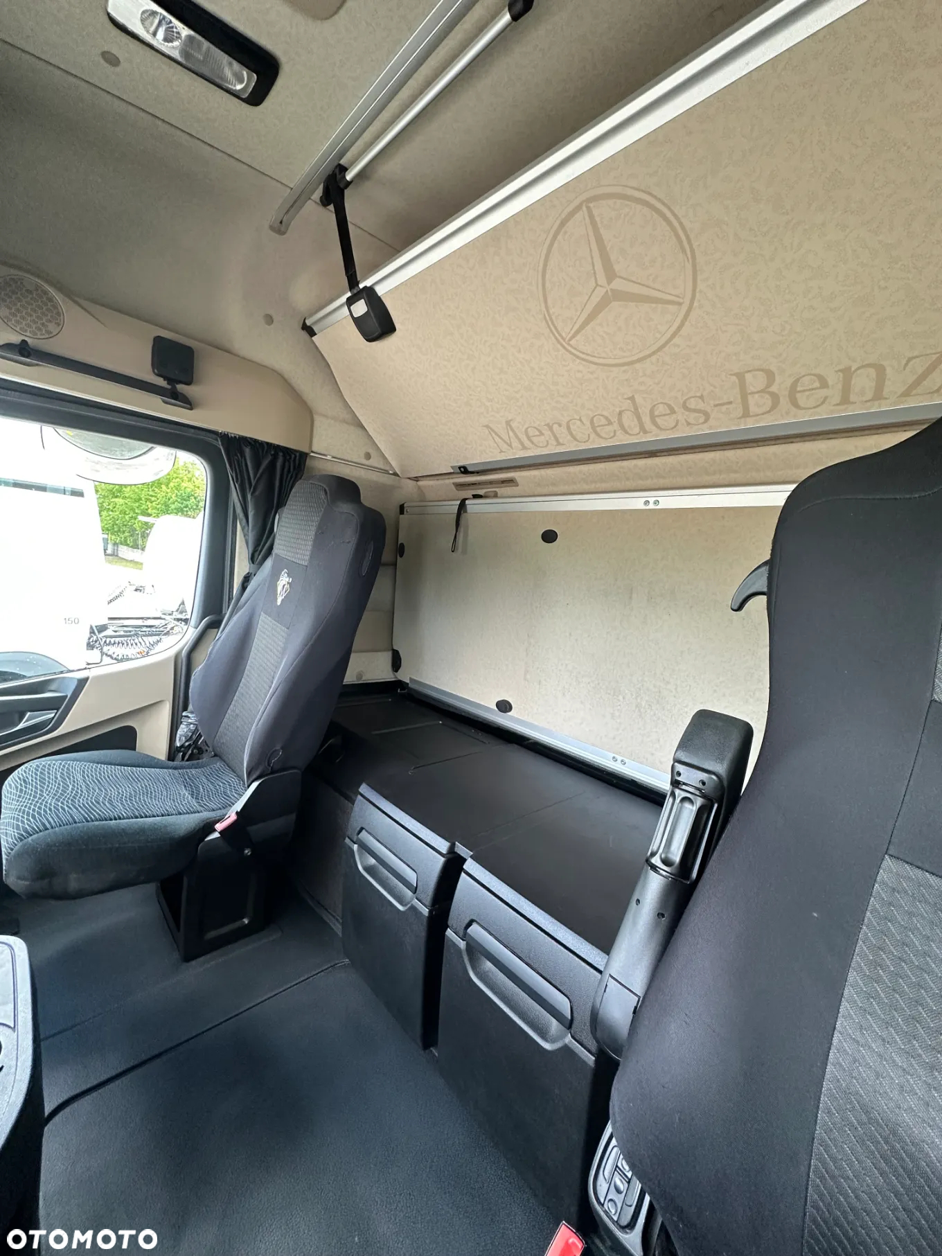 Mercedes-Benz ACTROS - 10