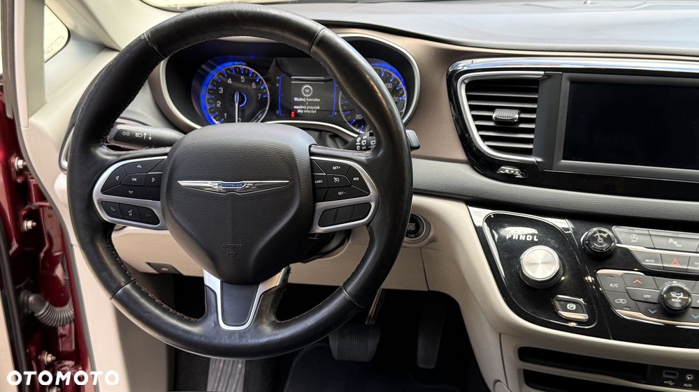 Chrysler Pacifica - 25
