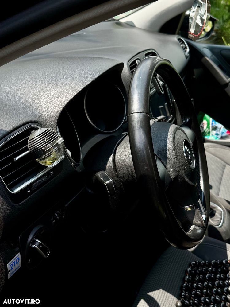 VOLKSWAGEN Golf 2010 — imagine 7