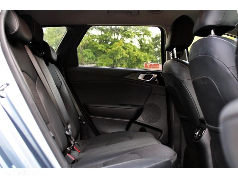 Kia Ceed 1.6 CRDi mHEV L DCT - 22