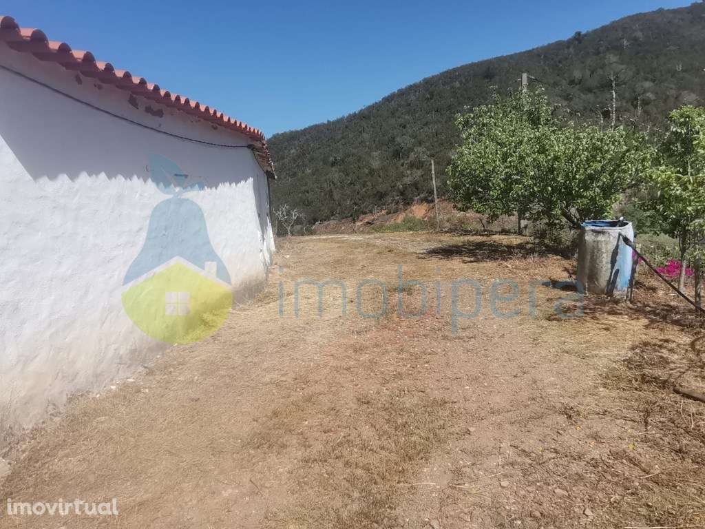 Quintinha para recuperar em Monchique - Grande imagem: 4/9